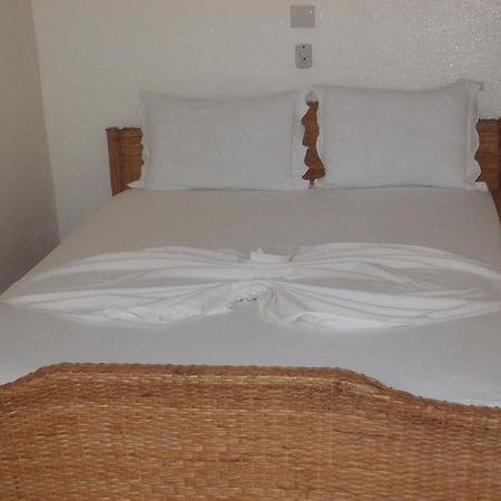 Hotel Restaurant Gites Kribi Bagian luar foto
