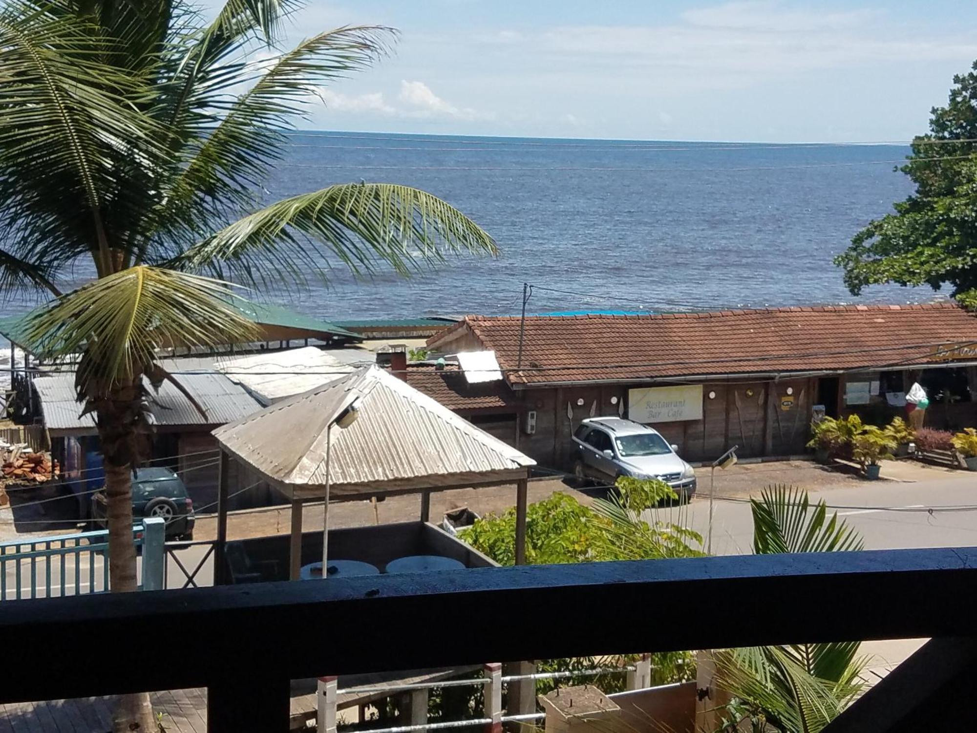 Hotel Restaurant Gites Kribi Bagian luar foto
