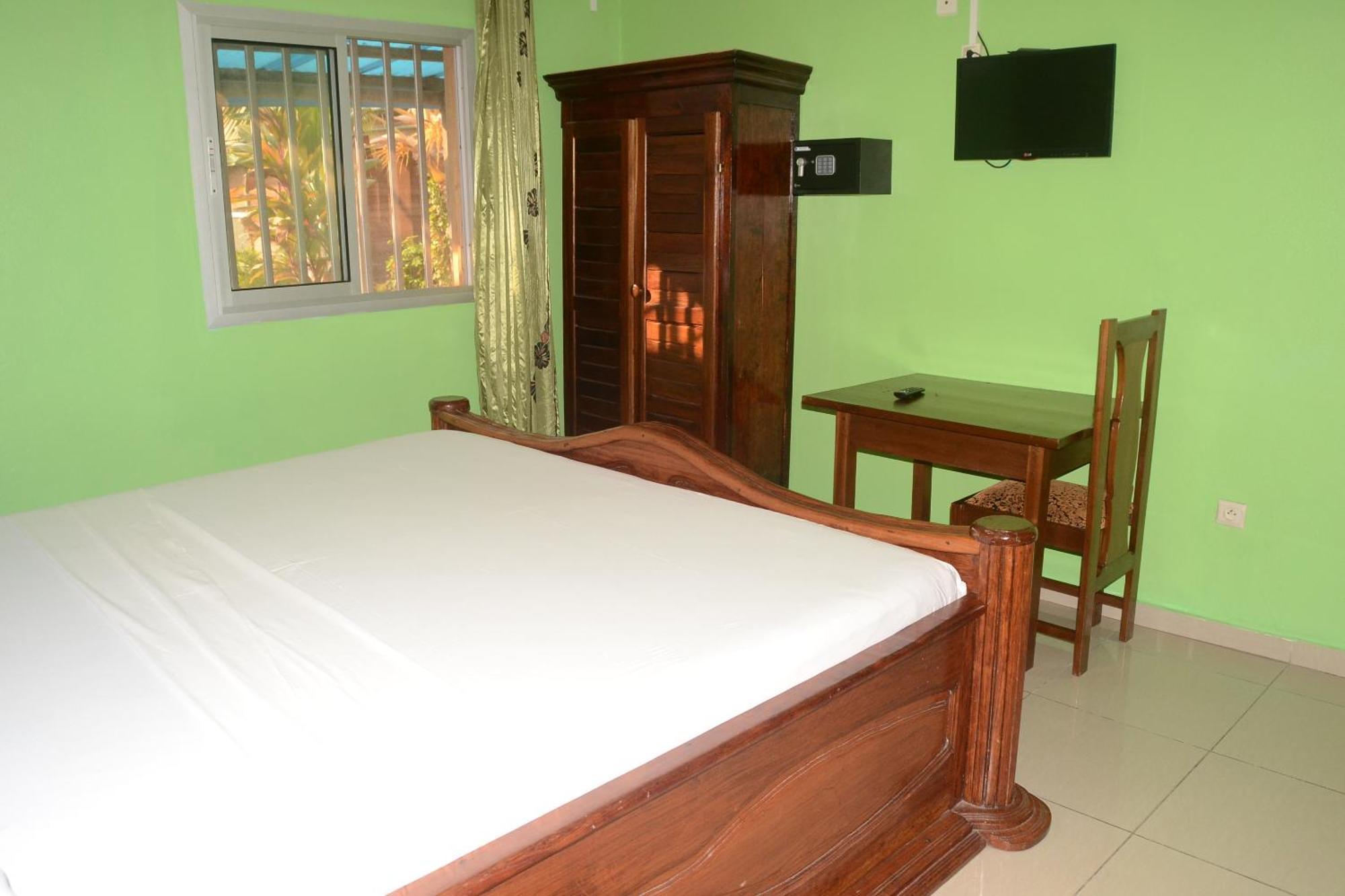 Hotel Restaurant Gites Kribi Bagian luar foto