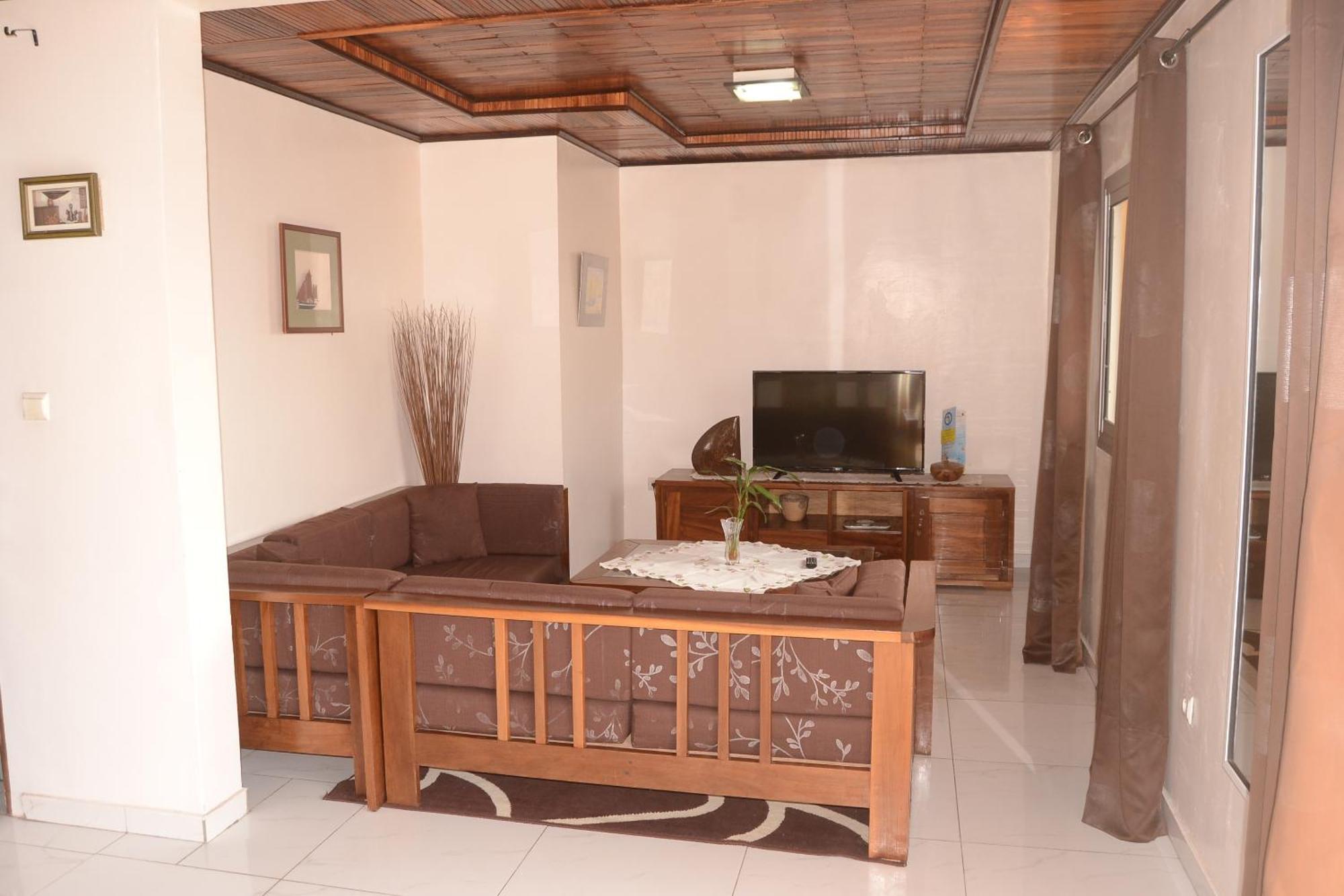 Hotel Restaurant Gites Kribi Bagian luar foto