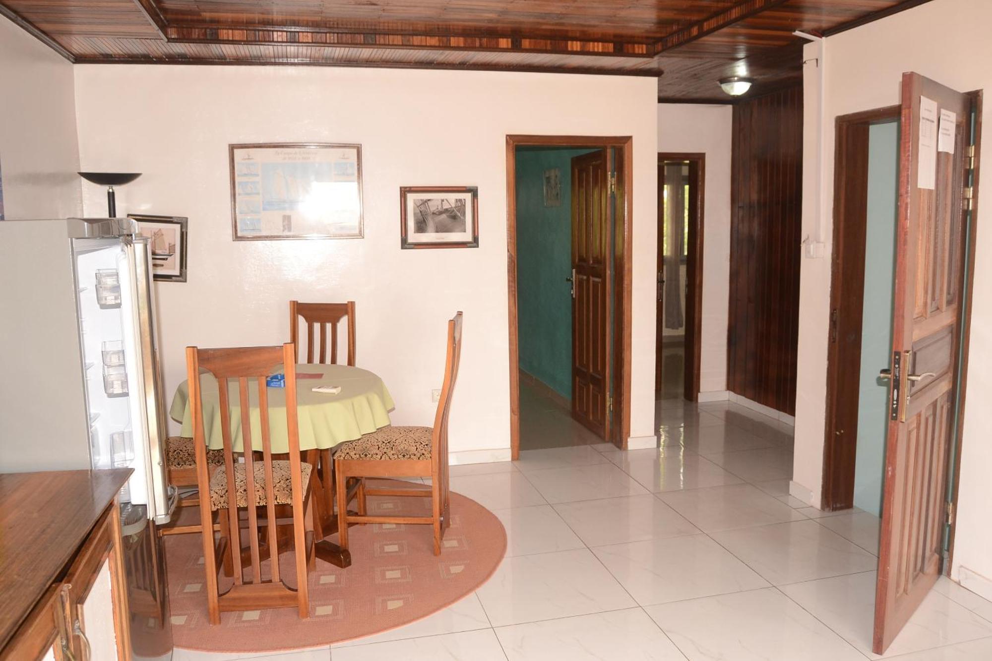Hotel Restaurant Gites Kribi Bagian luar foto