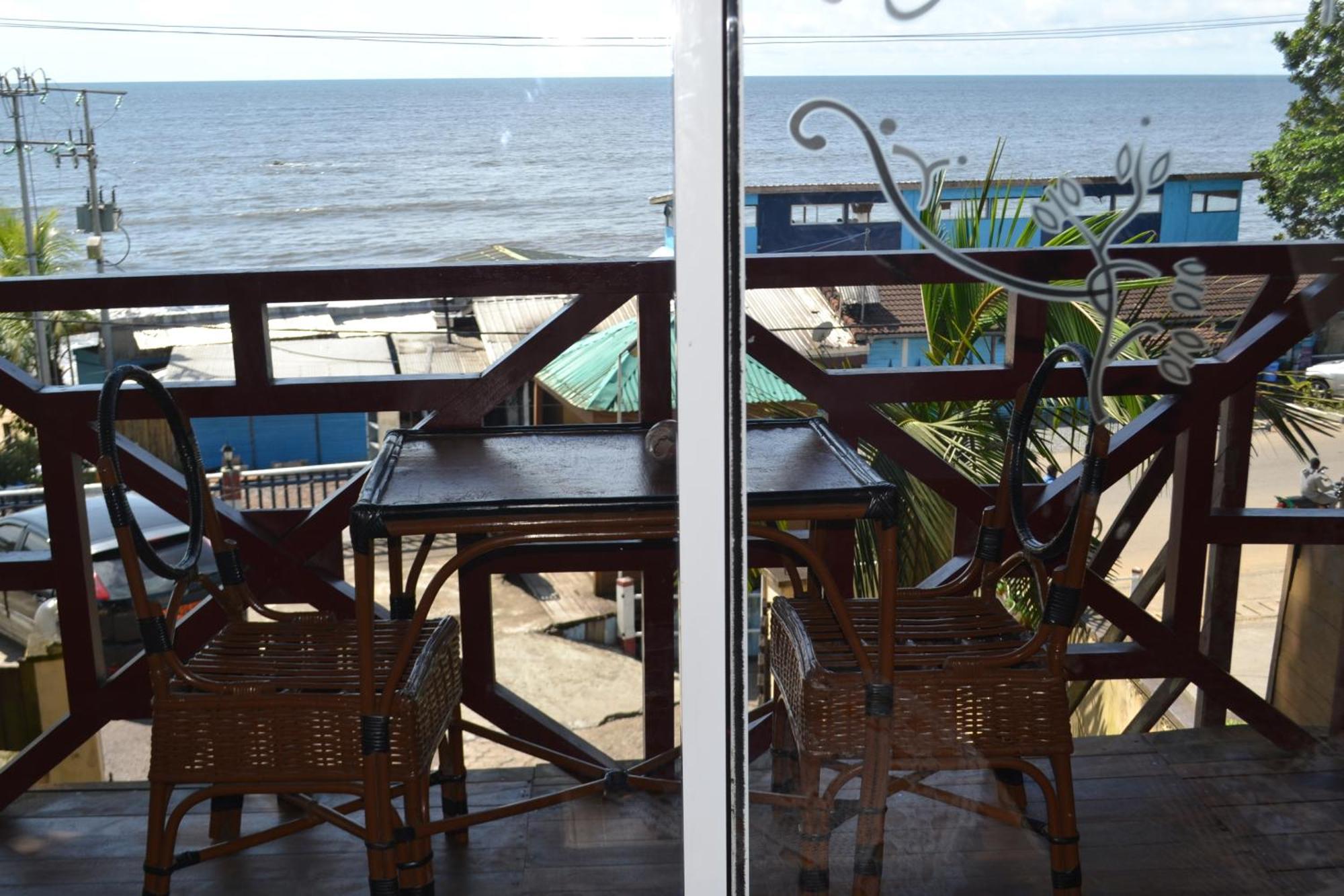 Hotel Restaurant Gites Kribi Bagian luar foto