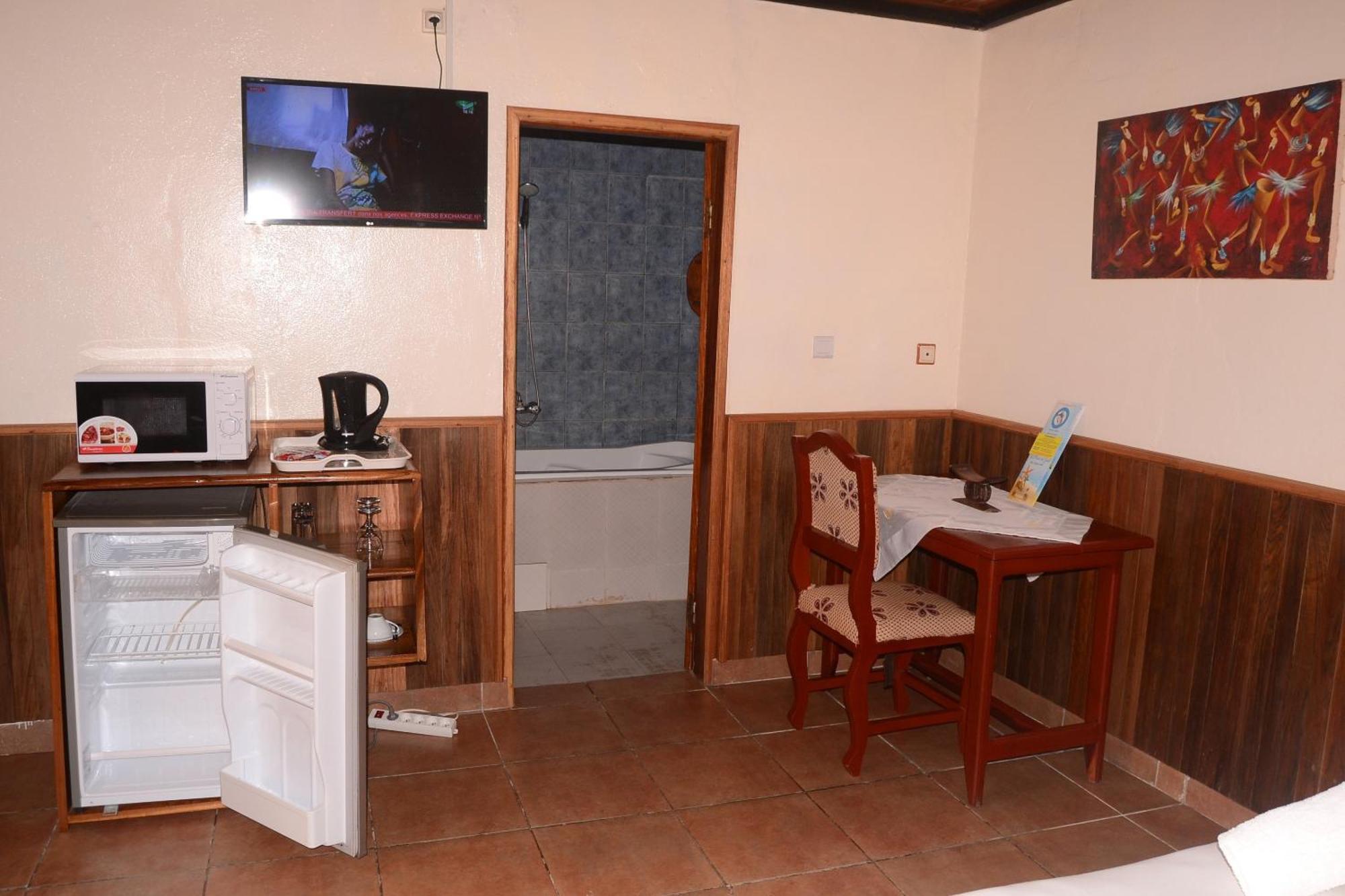 Hotel Restaurant Gites Kribi Bagian luar foto