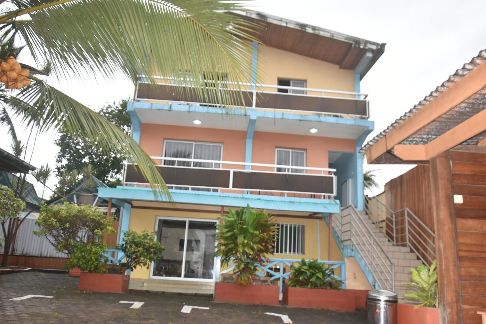 Hotel Restaurant Gites Kribi Bagian luar foto